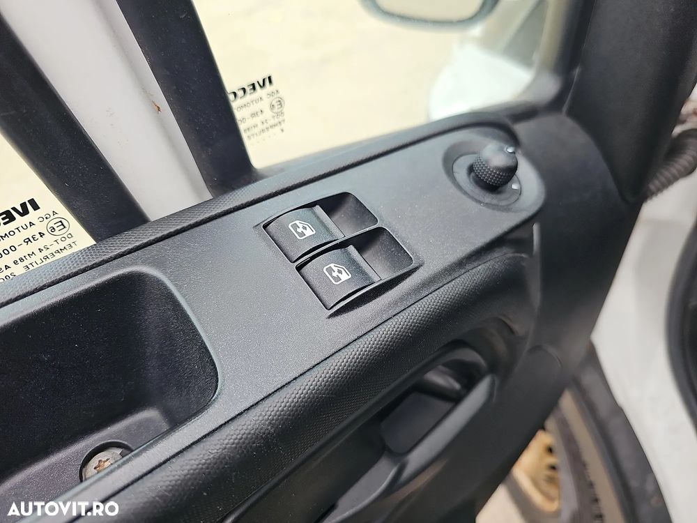 Iveco Daily 35-150 CAB - 11