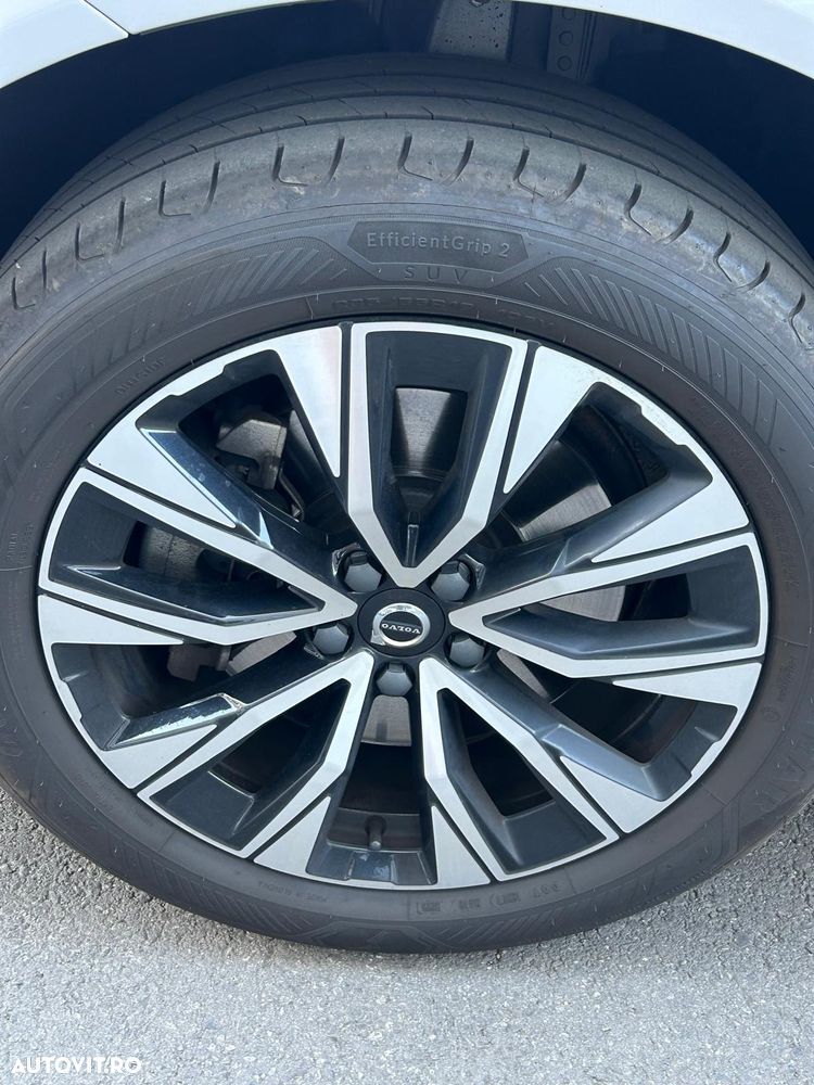 Volvo XC 60 B4 MHEV AT8 FWD Momentum - 20