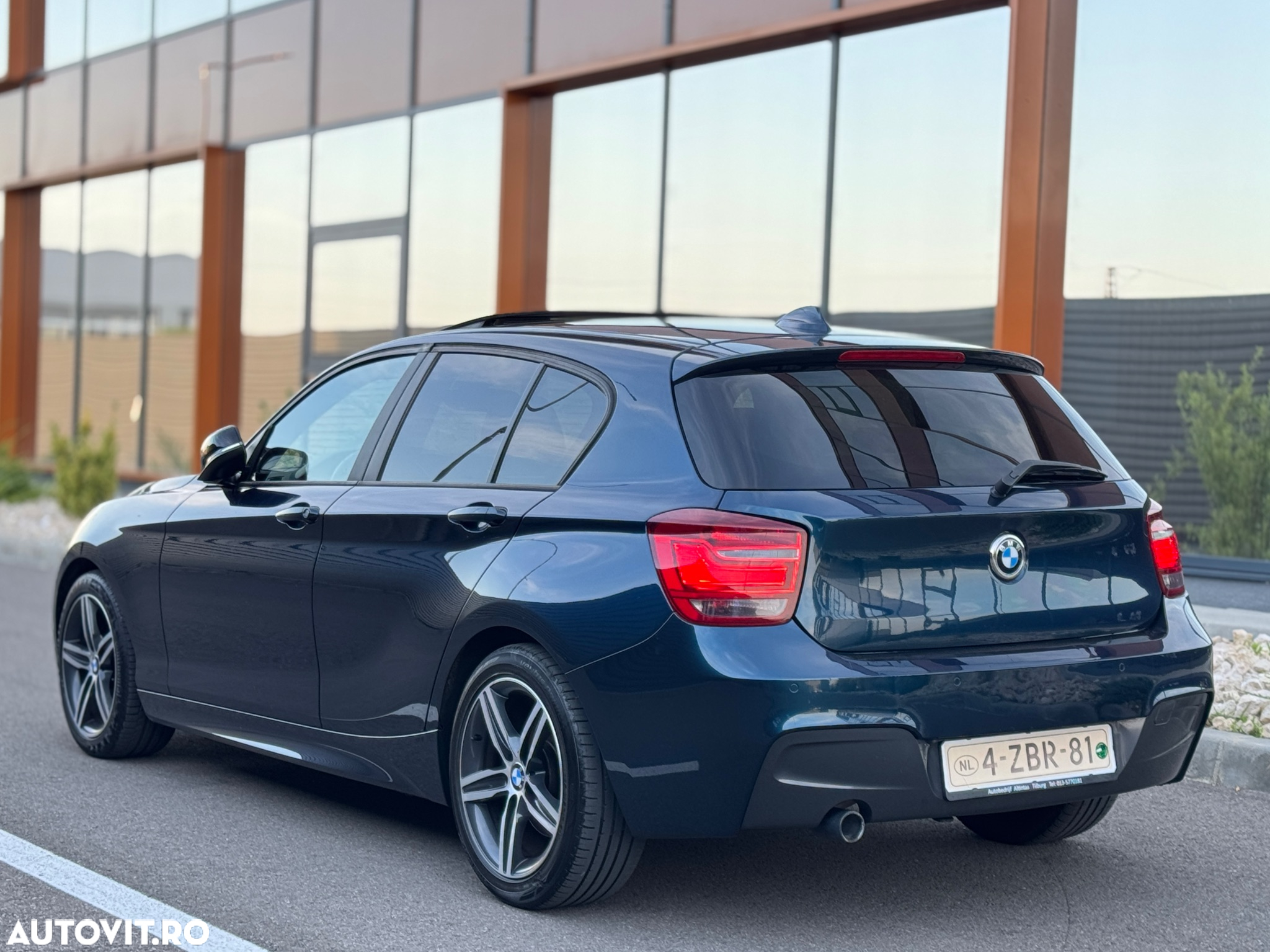 BMW Seria 1 120d Sport-Aut. Sport Line - 2