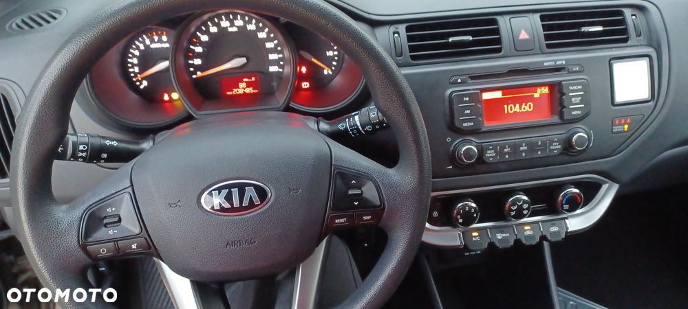 Kia Rio 1.2 Business Line - 11