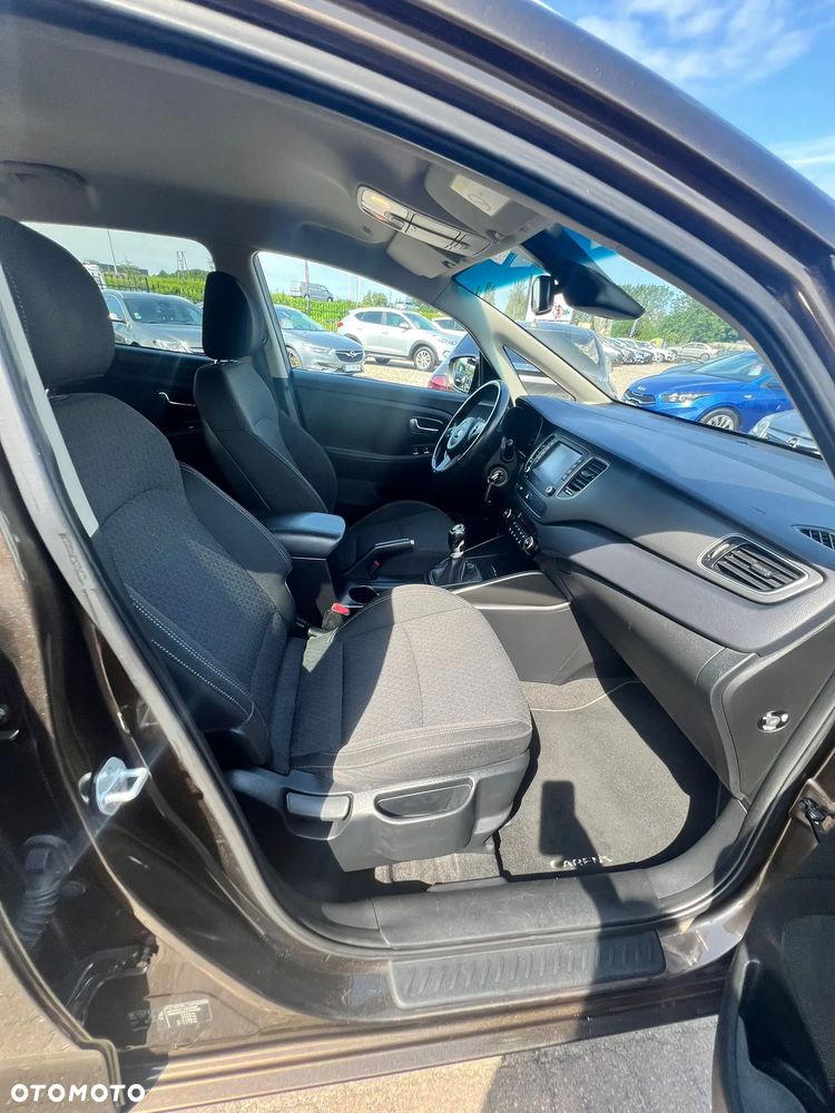 Kia Carens 1.6 GDI M - 12