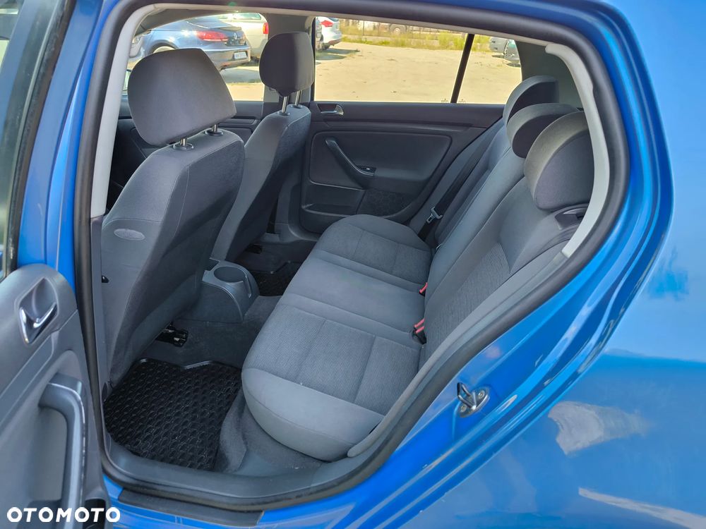 Volkswagen Golf - 11