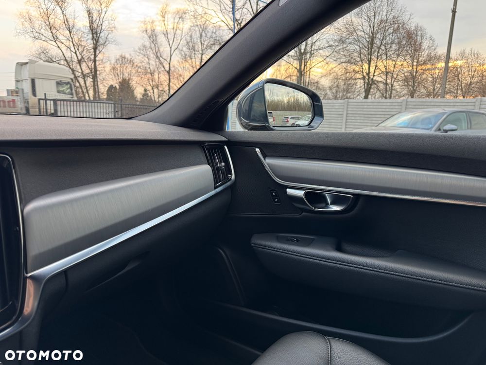 Volvo V90 D4 Momentum - 21