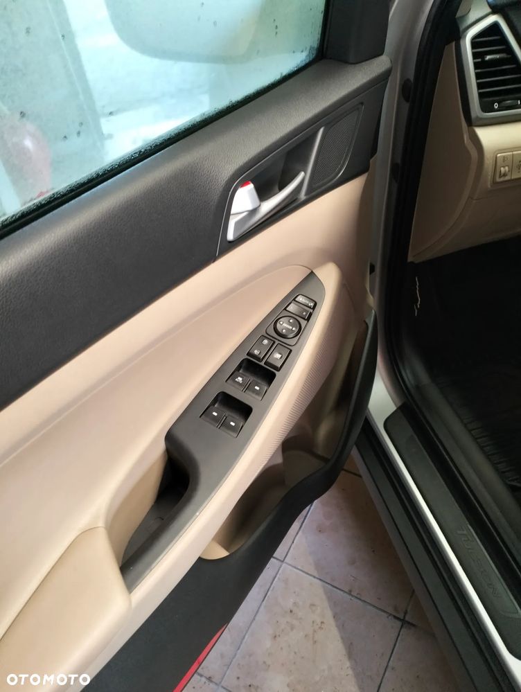 Hyundai Tucson 1.7 CRDI BlueDrive Premium 2WD DCT - 11