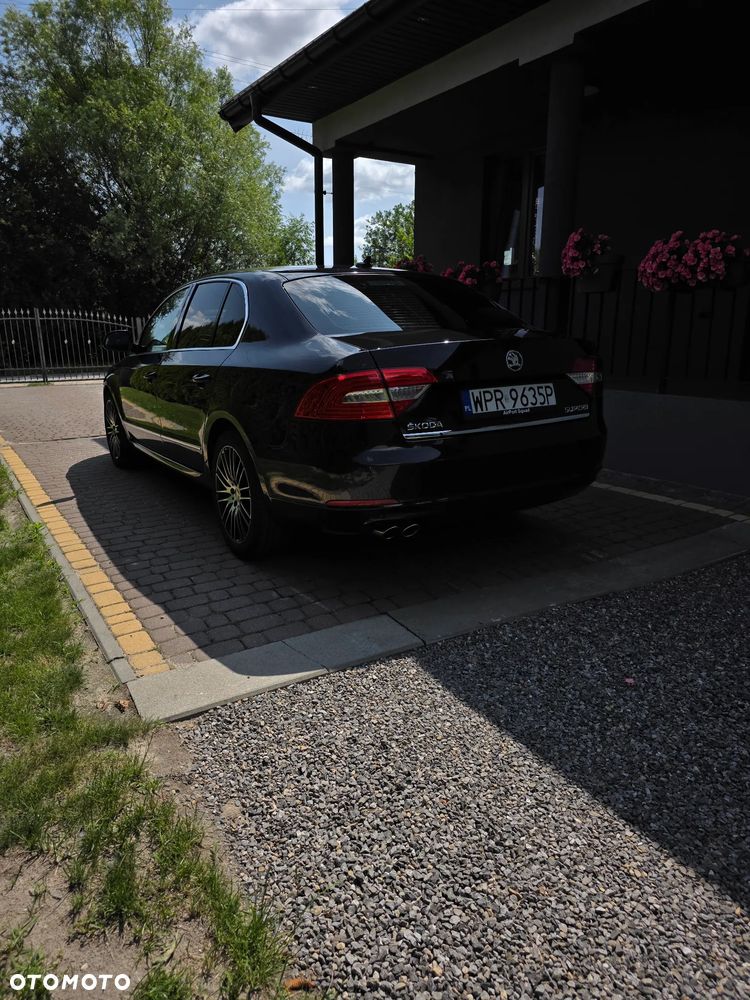 Skoda Superb 2.0 TDI Elegance DSG - 5