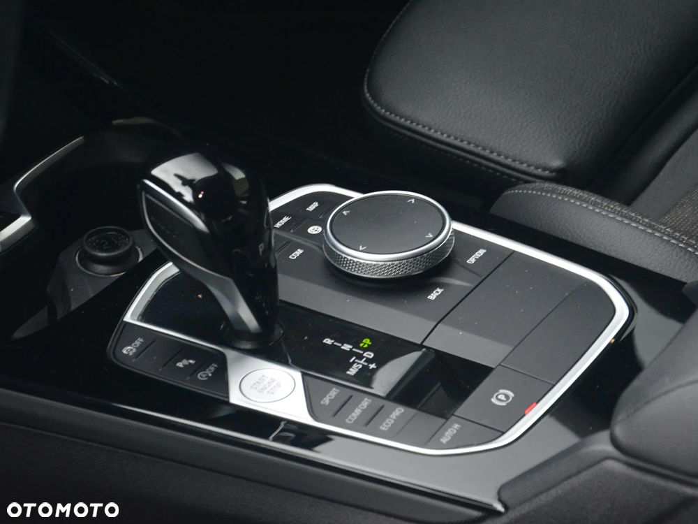 BMW Seria 2 218d Sport Line - 9