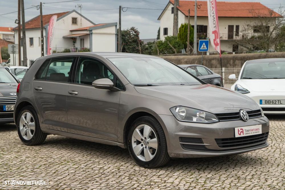 VW Golf 1.6 TDI Confortline - 11