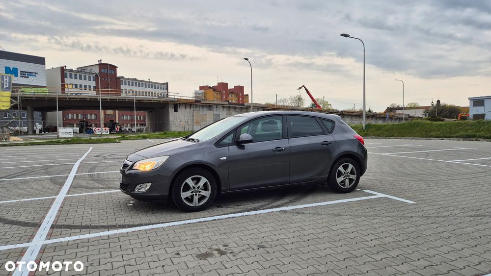 Opel Astra - 2