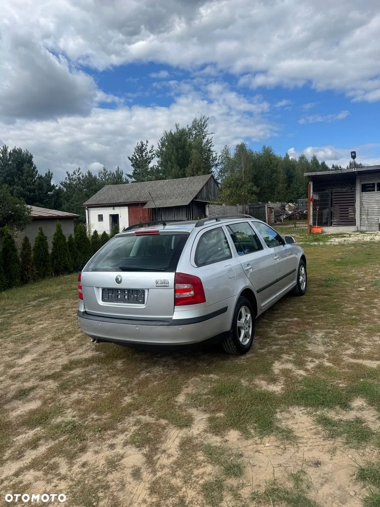 Skoda Superb 2.0 TDI DPF Ambiente - 33