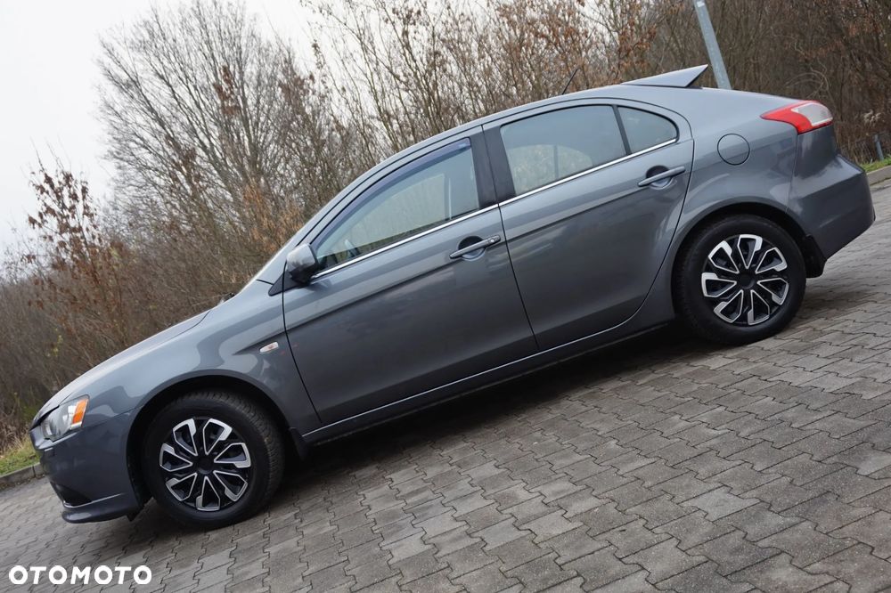 Mitsubishi Lancer - 2