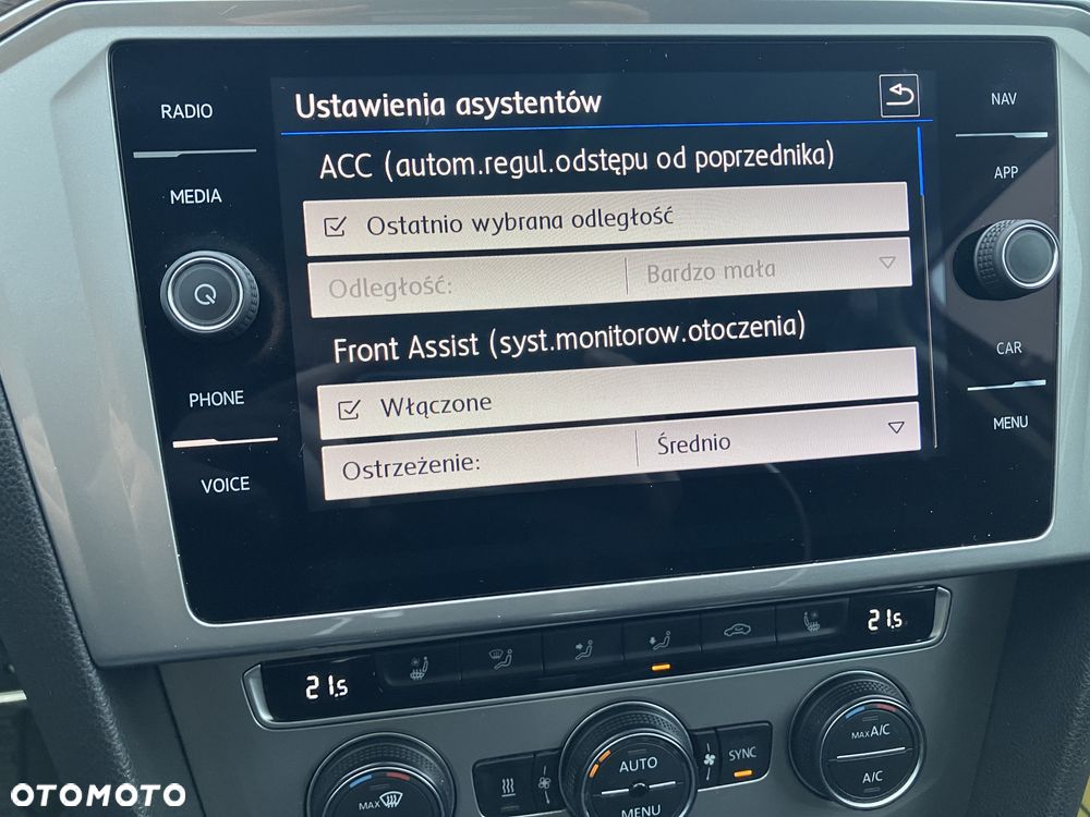 Volkswagen Passat - 13