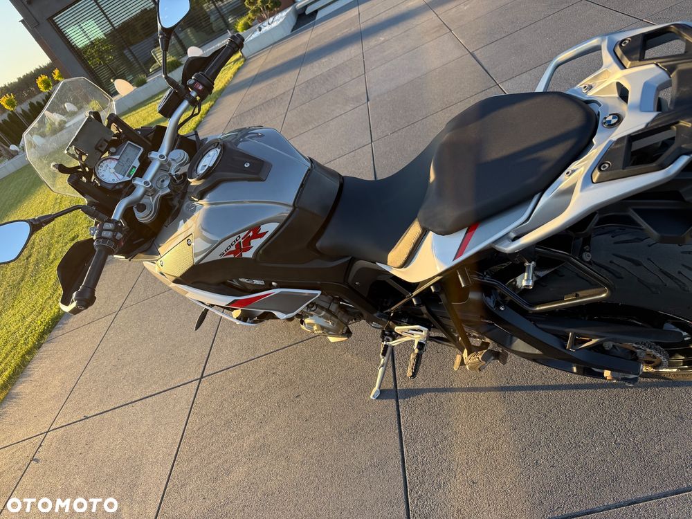 BMW XR - 9