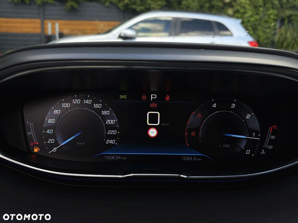 Peugeot 5008 1.5 BlueHDi Allure Pack S&S EAT8 - 20