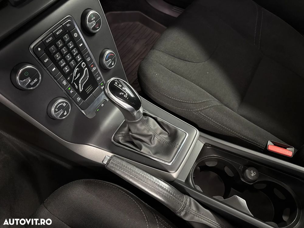 Volvo V40 D3 Geartronic Kinetic - 21