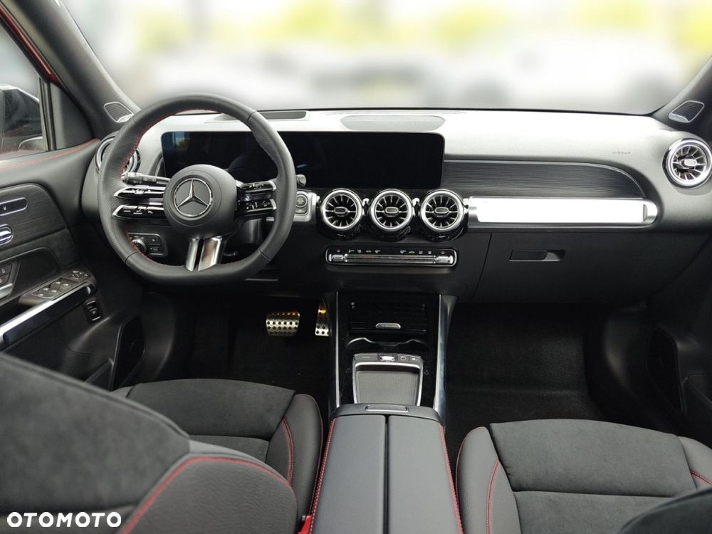 Mercedes-Benz GLB - 16