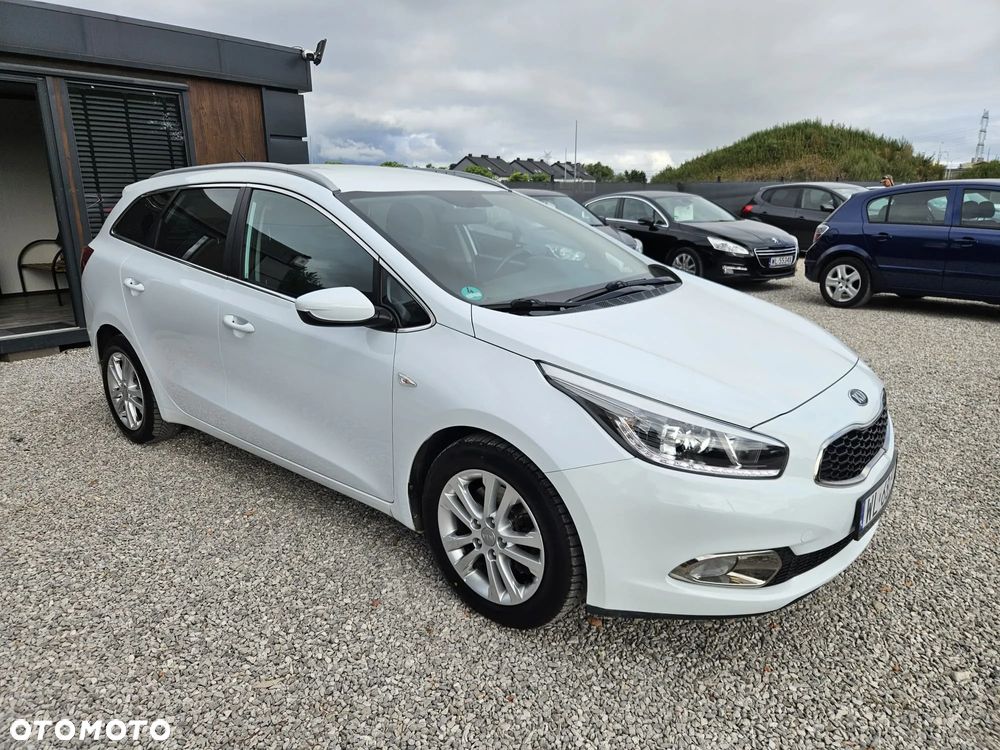 Kia Ceed 1.4 CVVT SW Dream Team Edition - 10