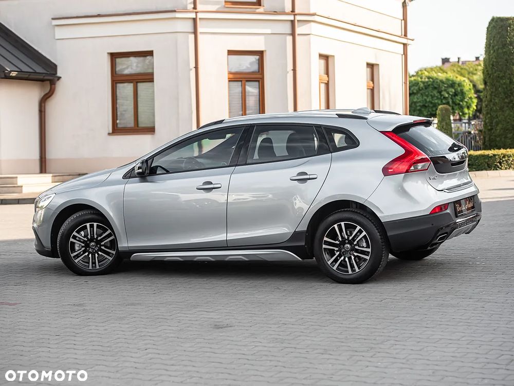 Volvo V40 Cross Country D2 Momentum - 11