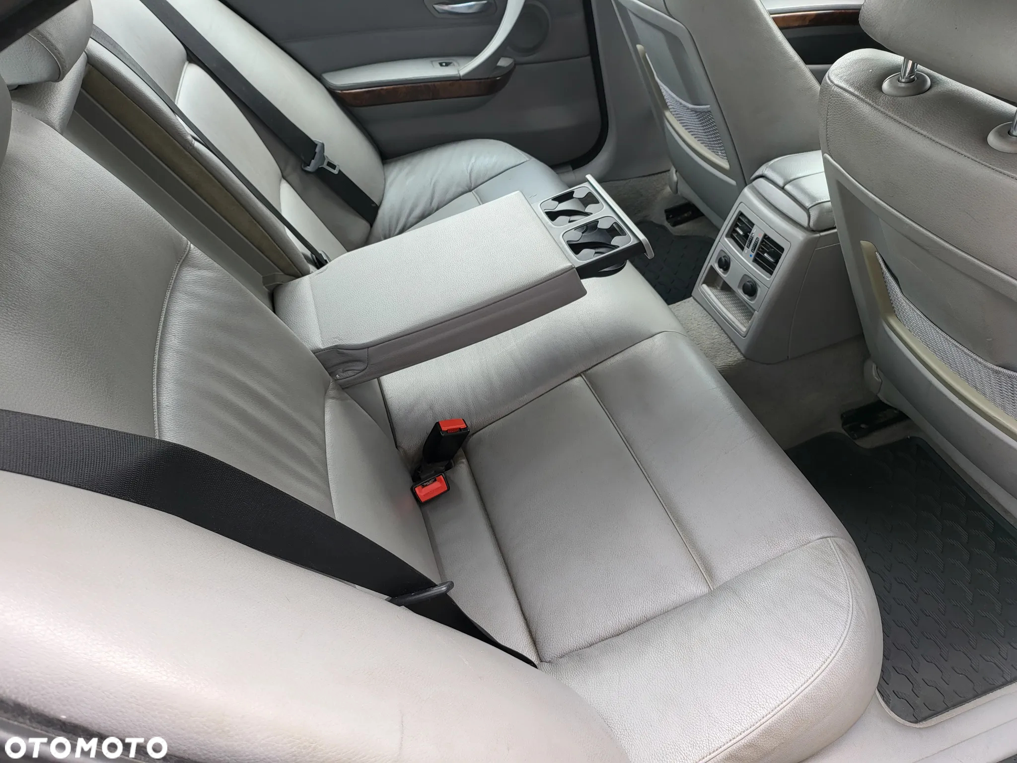 BMW Seria 3 325i - 12