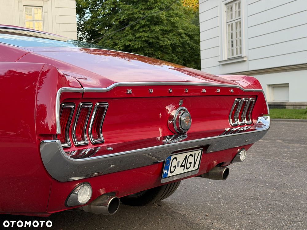 Ford Mustang - 34