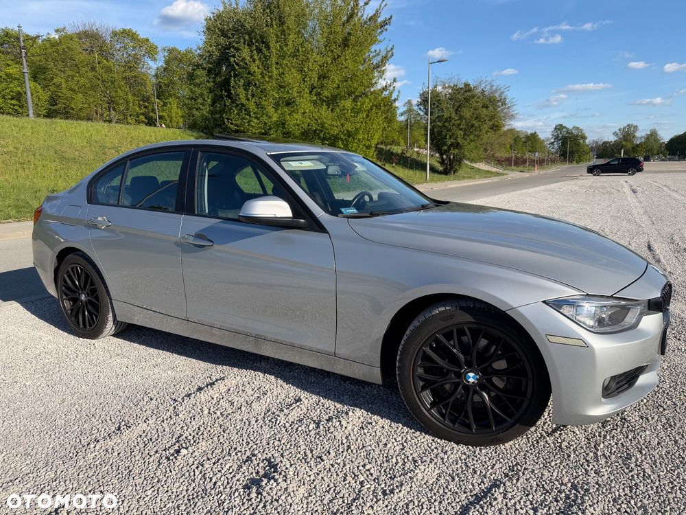 BMW Seria 3 328i xDrive - 7