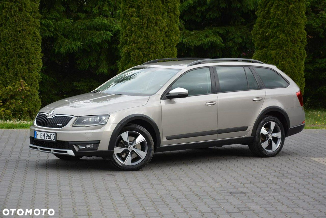 Skoda Octavia Combi 2.0 TDI 4x4 DSG Scout - 3