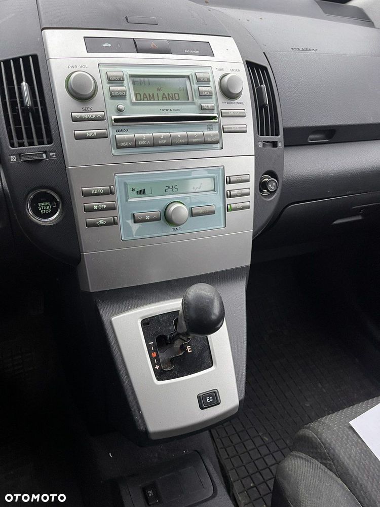 Toyota Corolla Verso - 10