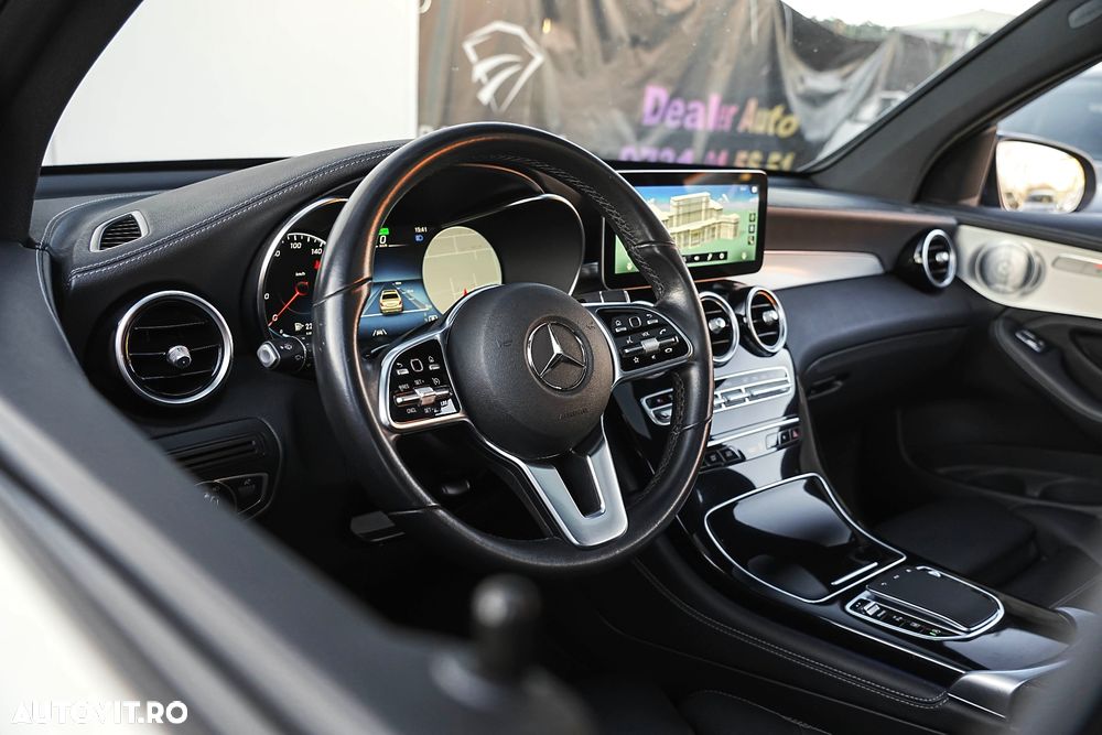 Mercedes-Benz GLC Coupe 200 4Matic 9G-TRONIC AMG Line - 25