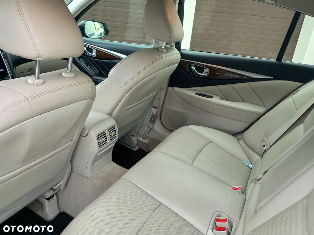 Infiniti Q50 Q50S Hybrid Premium Executive - 8