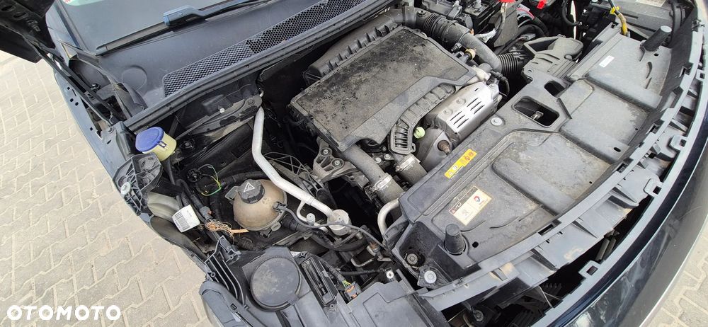 Peugeot 5008 1.2 PureTech Allure S&S EAT8 - 28