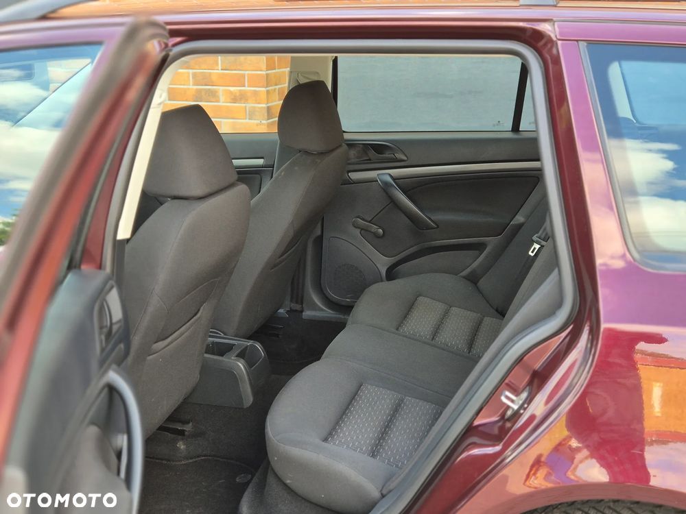 Skoda Octavia 1.6 Combi - 19