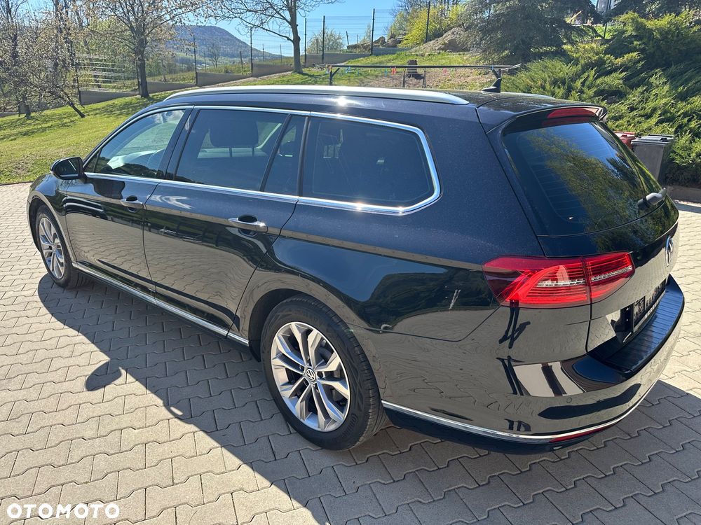 Volkswagen Passat - 4