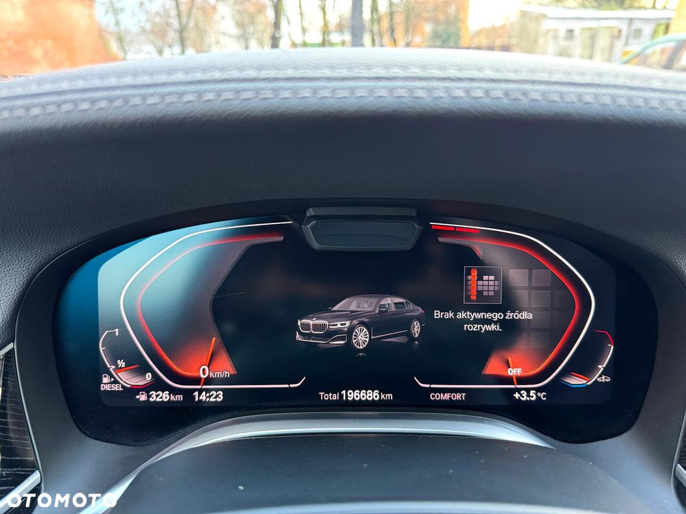 BMW Seria 7 740d xDrive - 32