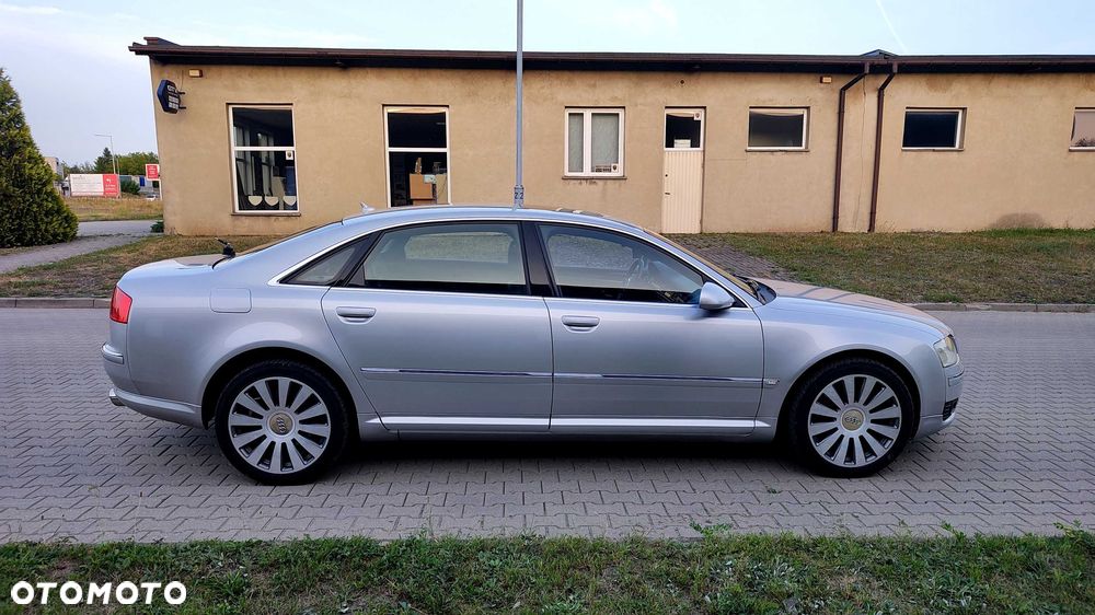 Audi A8 - 6