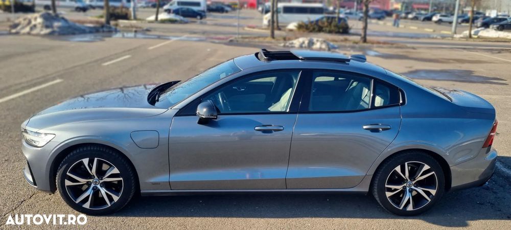 Volvo S60 T8 Recharge AWD Geartronic RDesign - 2