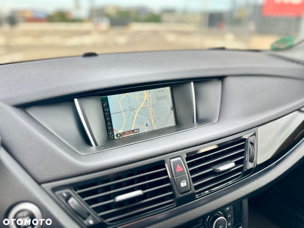 BMW X1 sDrive18d xLine - 14