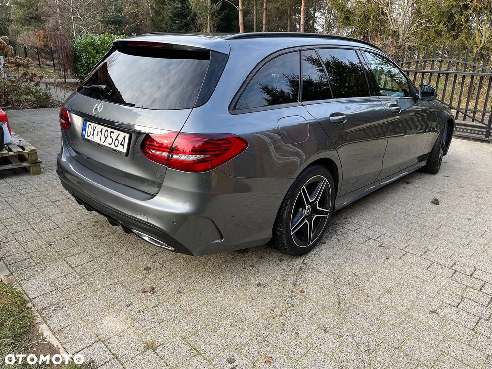 Mercedes-Benz Klasa C 300 d T 9G-TRONIC Night Edition - 8