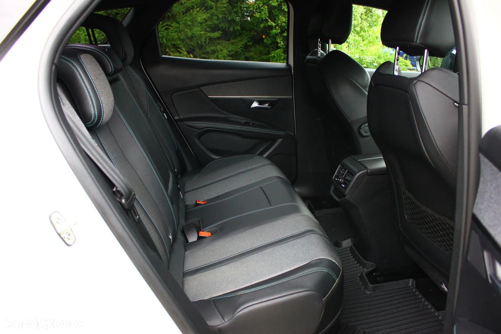 Peugeot 3008 225 e-EAT8 Allure - 36