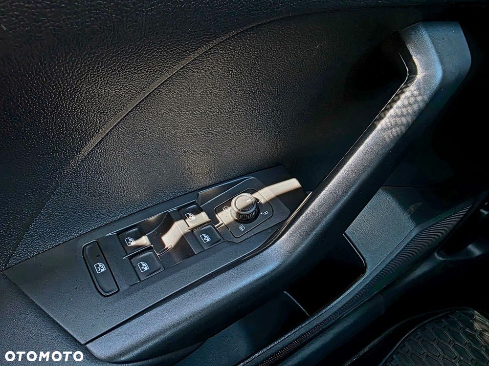Volkswagen T-Cross - 10