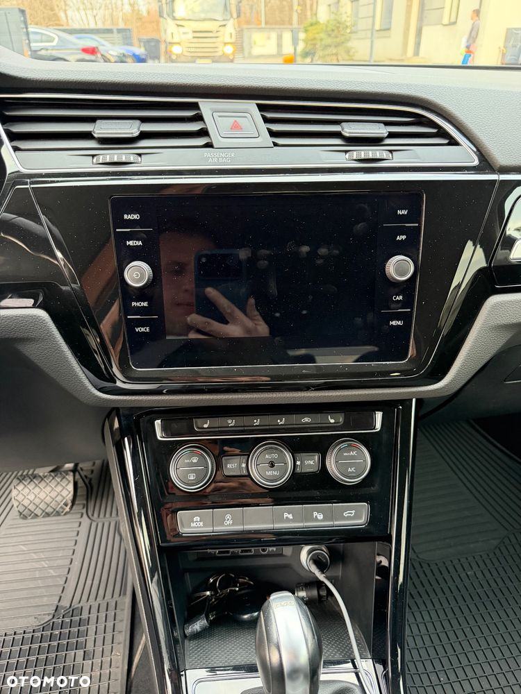 Volkswagen Touran 1.4 TSI BMT Highline DSG - 9