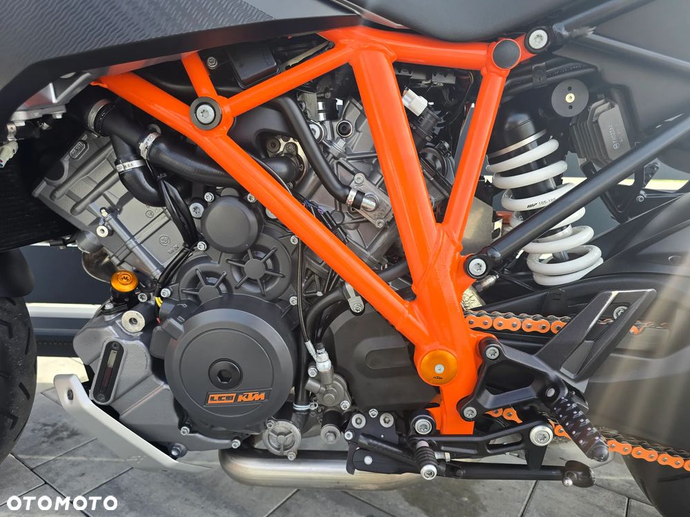 KTM Super Duke - 10