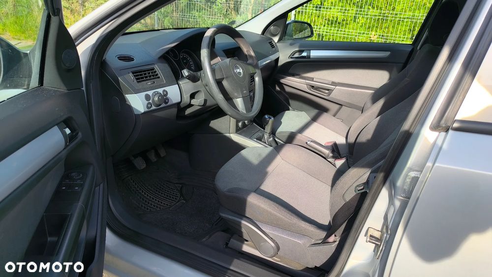 Opel Astra 1.6 Enjoy - 24