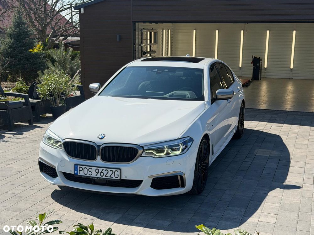 BMW Seria 5 M550i xDrive sport - 11