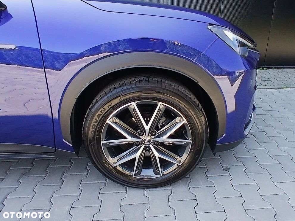 Lexus LBX 1.5 Hybrid Cool AWD - 12
