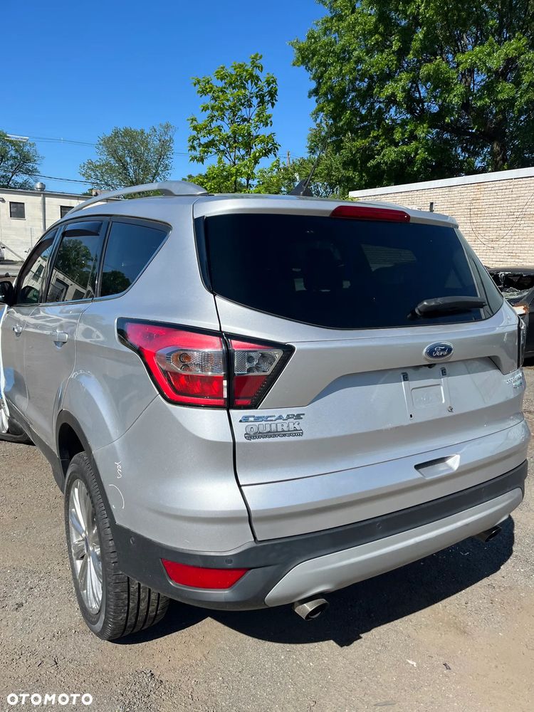Ford Escape - 12
