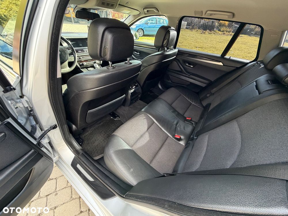 BMW Seria 5 520d - 23