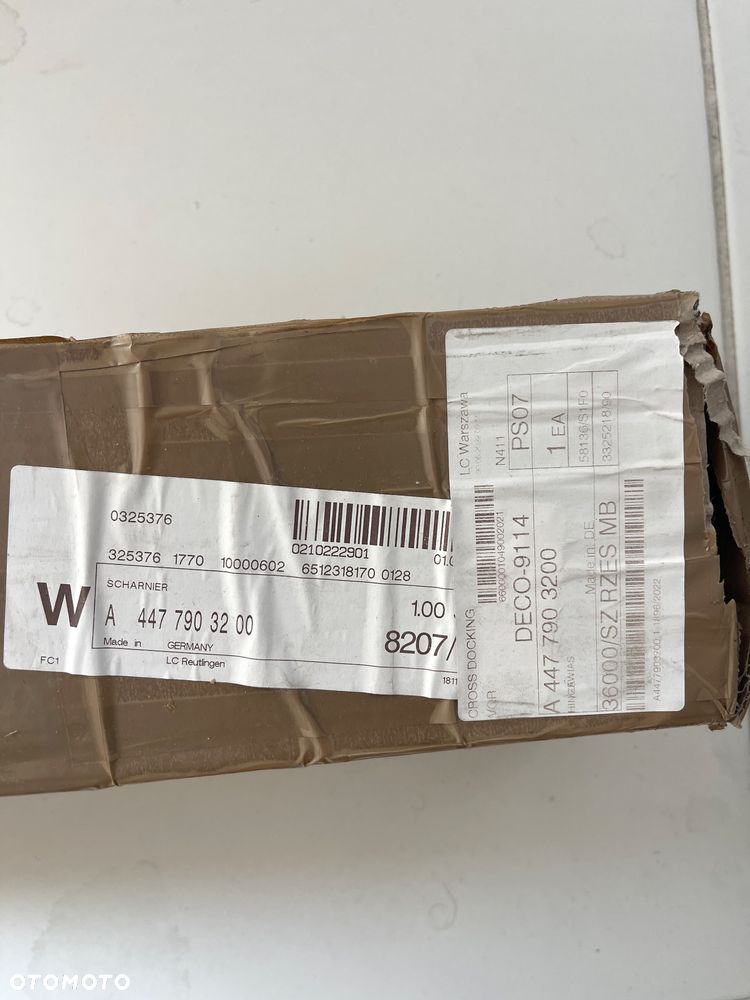 Mercedes Marco Polo W447 – zawiasy dachu podnoszonego L+P – oryginał - 4