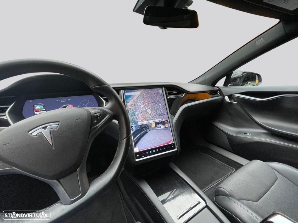 Tesla Model S - 12