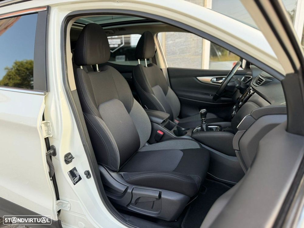 Nissan Qashqai 1.5 dCi N-Connecta J18 - 25