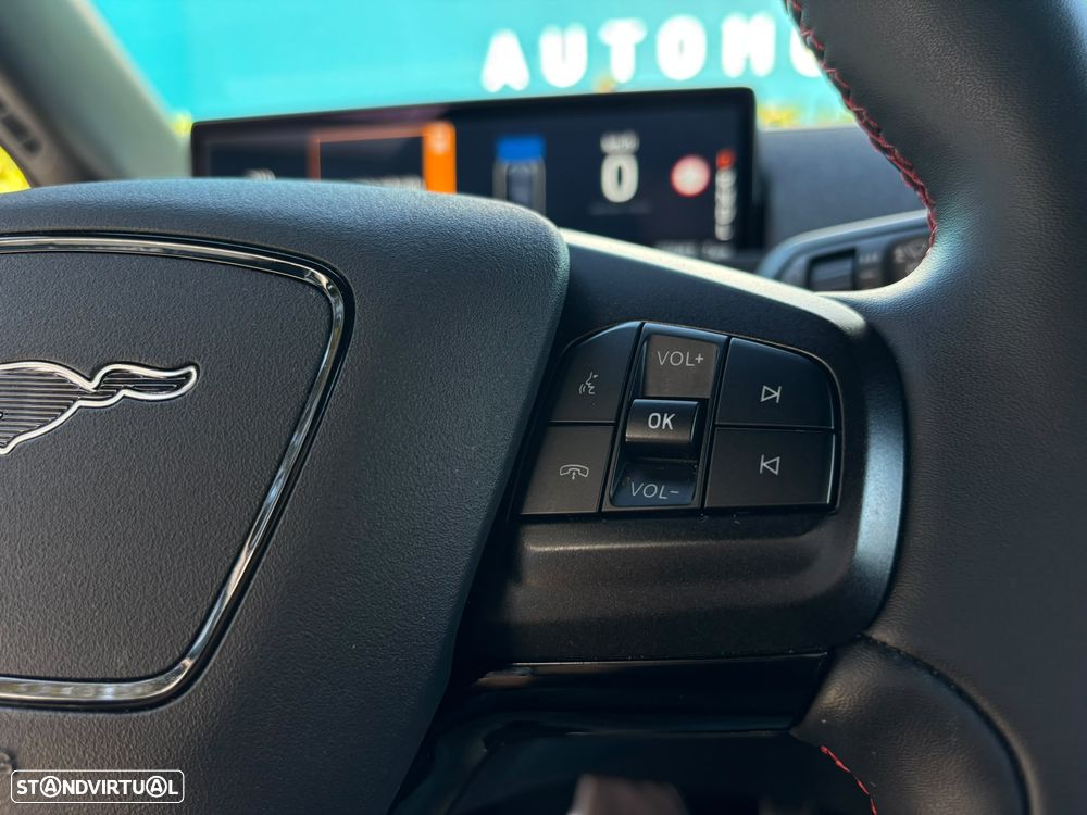 Ford Mustang Mach-E AWD PREMIUM - 25