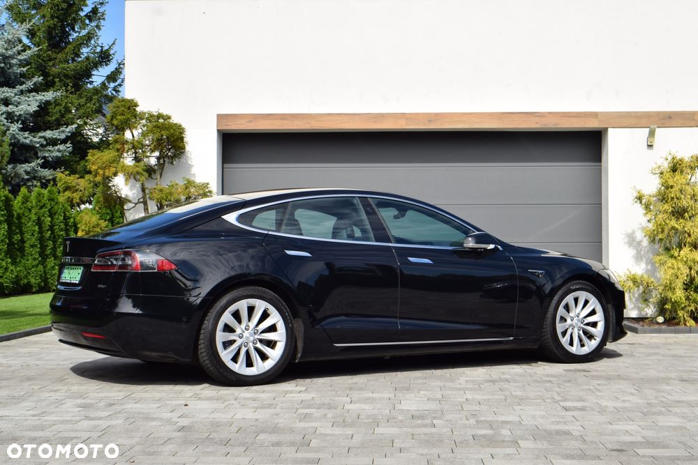 Tesla Model S - 9